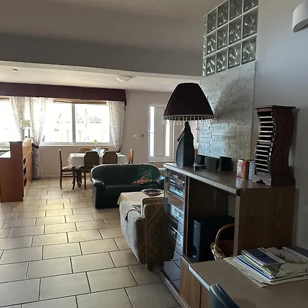 The Twin Pines דירה